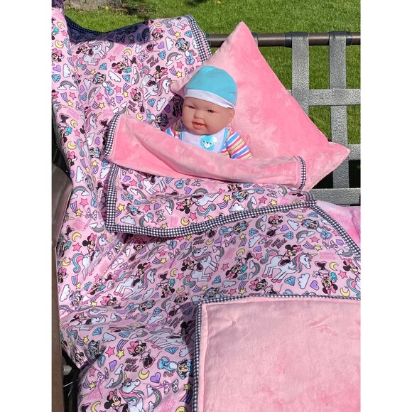 Child gift set -Pillow, Blanket, and Mini Blanket Included (6 designs available) - Picture 2 of 10